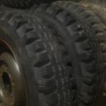 600-16 band op velg